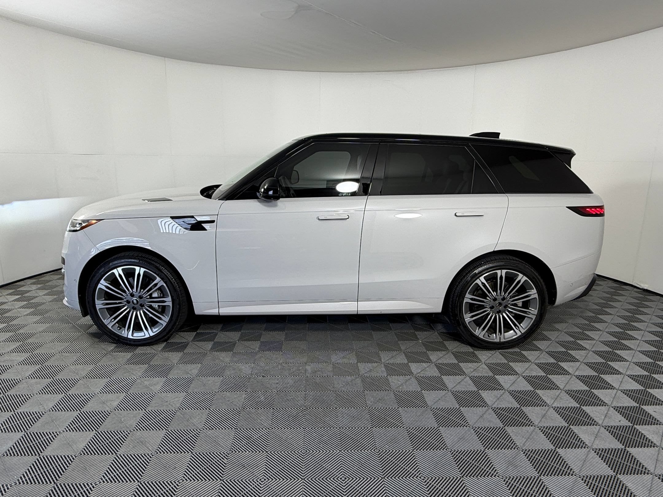 land rover range rover sport 2025 SAL1L9FU4SA485274 image land rover range rover sport 2025 SAL1L9FU4SA485274 image